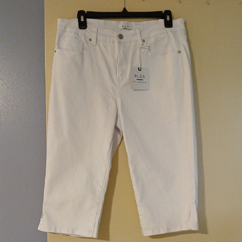 Women's White Capris